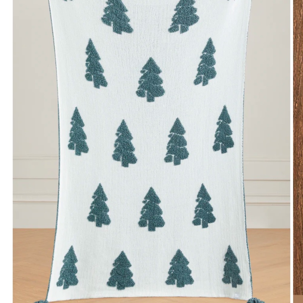The Styled Collection Christmas tree throw blanket and pillow